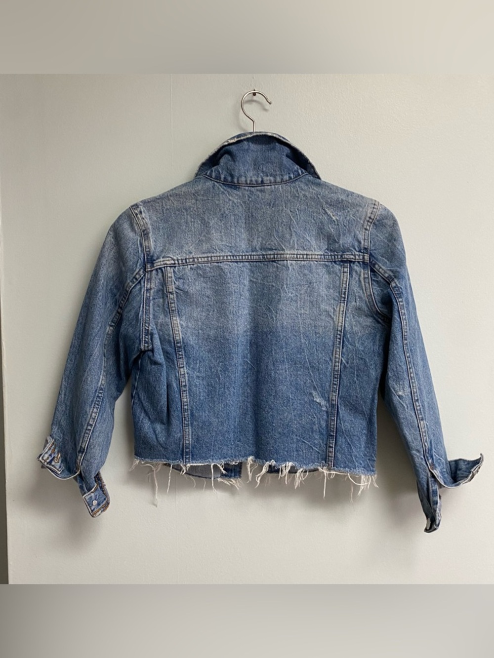 H&M DIVIDED DISTRESSED DENIM JACKET - XS - Picture 4 of 6